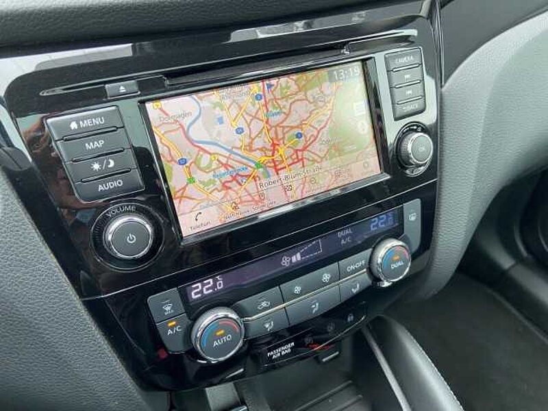 Nissan Qashqai Zama 360 Kamera SHZ Temp Klimaautom Navi Multif. Lenkrad Notbremsass. Verkehrszei