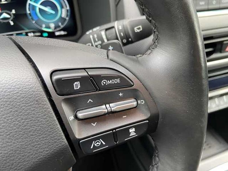 Hyundai KONA Prime Klimasitze HUD SHZ ACC Apple CarPlay LenkradHZG Rückfahrkam. e-Sitze Verke