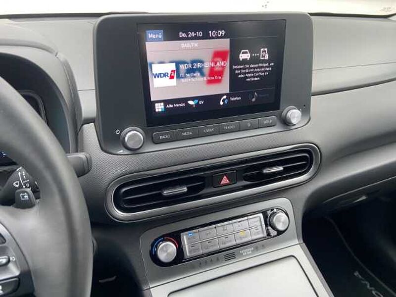 Hyundai KONA Select SHZ LenkradHZG ACC digitales Cockpit Schaltwippen Klimaautom Notbremsass.