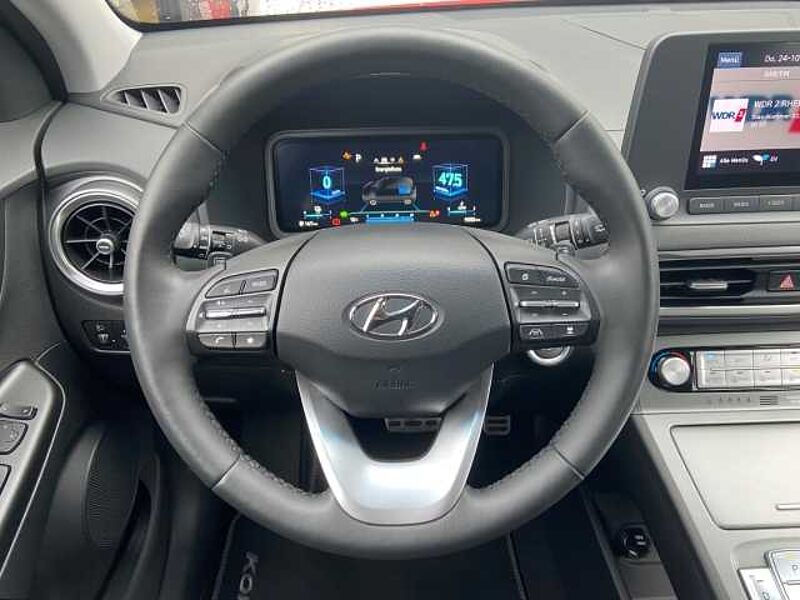 Hyundai KONA Select SHZ LenkradHZG ACC digitales Cockpit Schaltwippen Klimaautom Notbremsass.