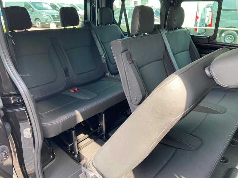 Nissan Primastar Kombi TEKNA L1H1 2,8t dci150 MT 2ST HK BES+ Design-P Navi digitales Cockpit