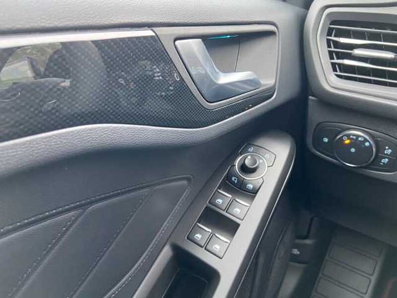 Ford Focus ST X HUD Navi digitales Cockpit LED Sperrdiff. Apple CarPlay Android Auto Mehrzo