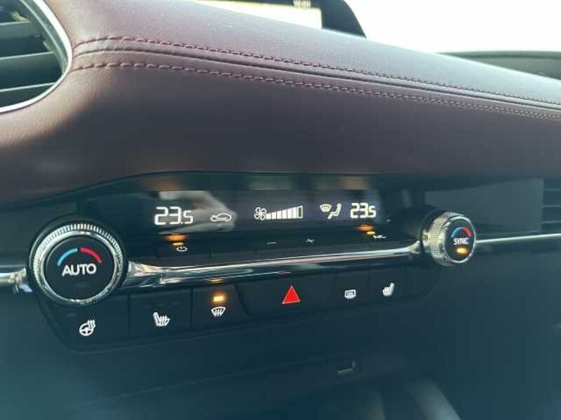 Mazda 3 SELECTION HUD Navi Leder Memory Sitze Soundsystem Bose 360 Kamera LED Blendfreie