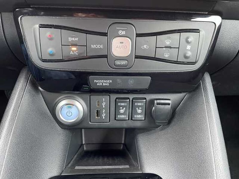 Nissan Leaf N-Connecta 40 kWh Navi 360 Kamera LED ACC Apple CarPlay Android Auto Klimaautom