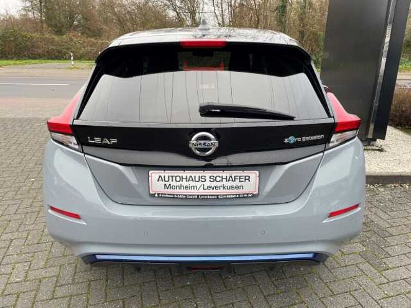 Nissan Leaf N-Connecta 40 kWh Navi 360 Kamera LED ACC Apple CarPlay Android Auto Klimaautom